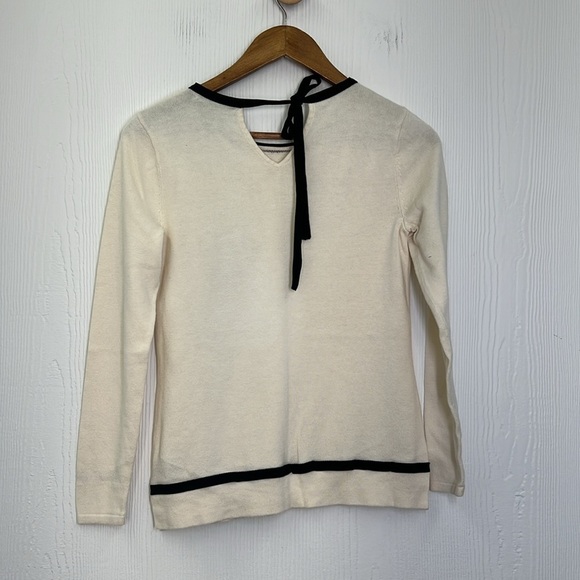 Lauren Ralph - Ivory Crewneck Black Contrast Trim Tie Back Lightweight Top Small - Picture 8 of 9